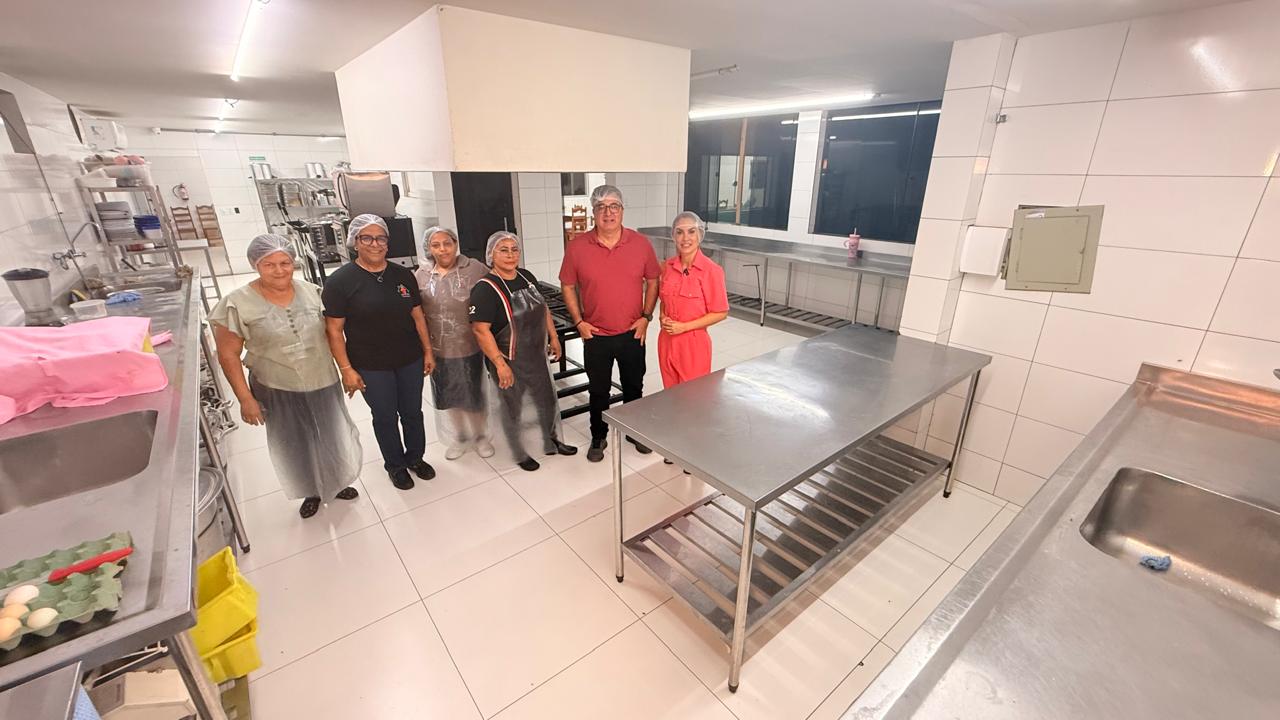 Cozinha do Lar dos Idosos após os investimentos