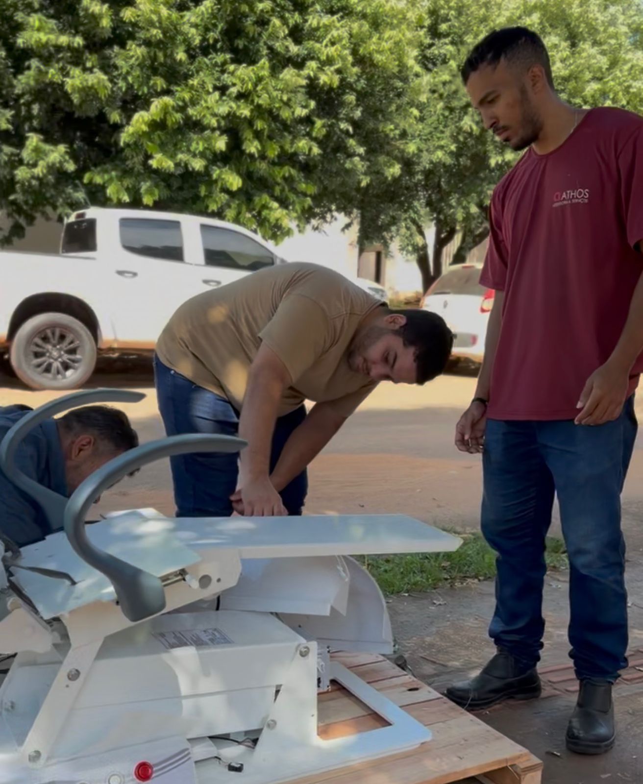 Entrega e instalação de cadeira odontológica