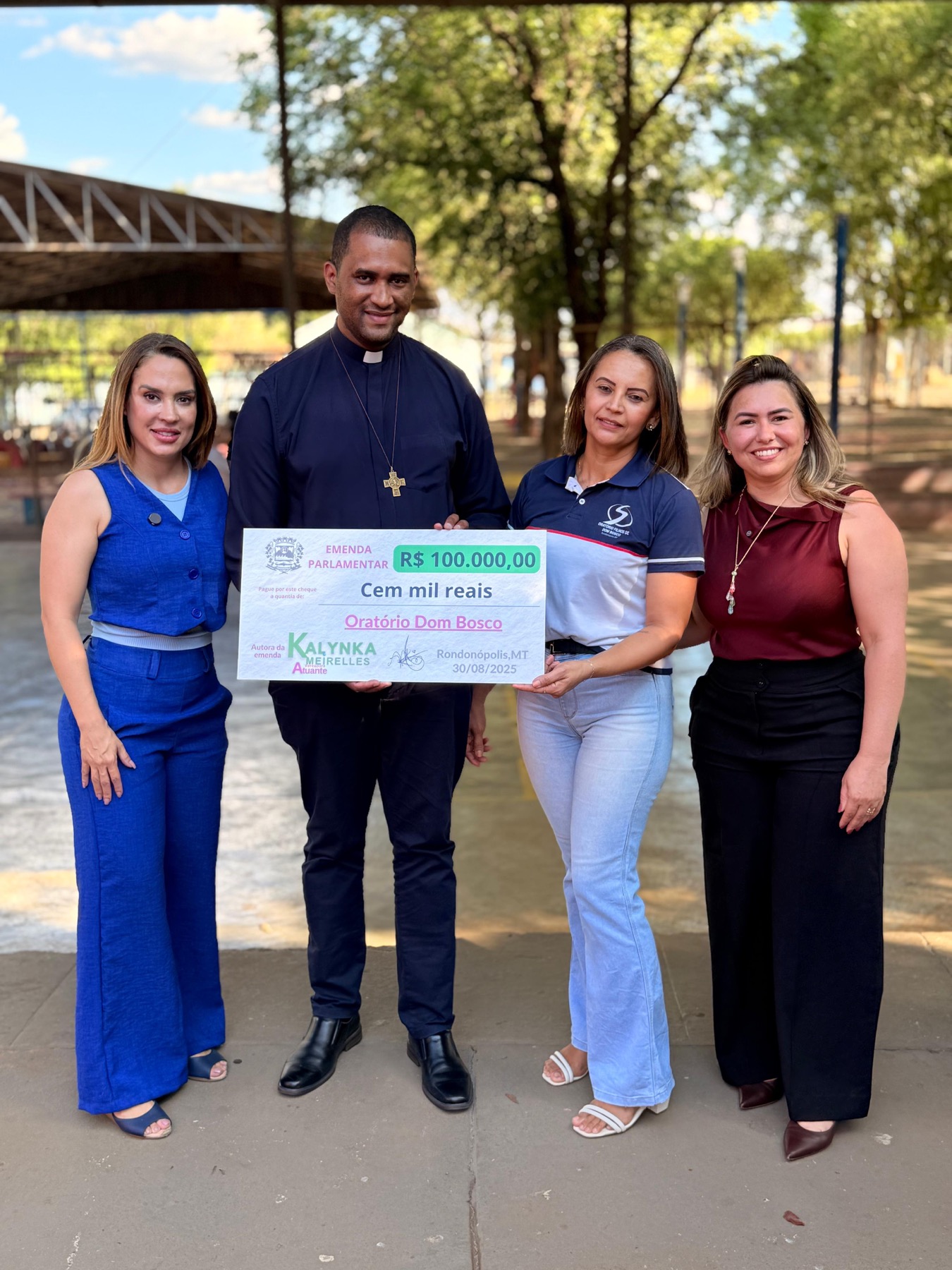 Kalynka entrega emenda ao Oratório Dom Bosco