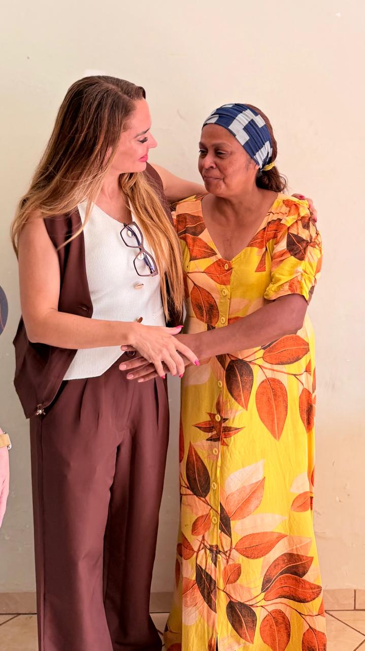 Kalynka com representante da Talita Cumi